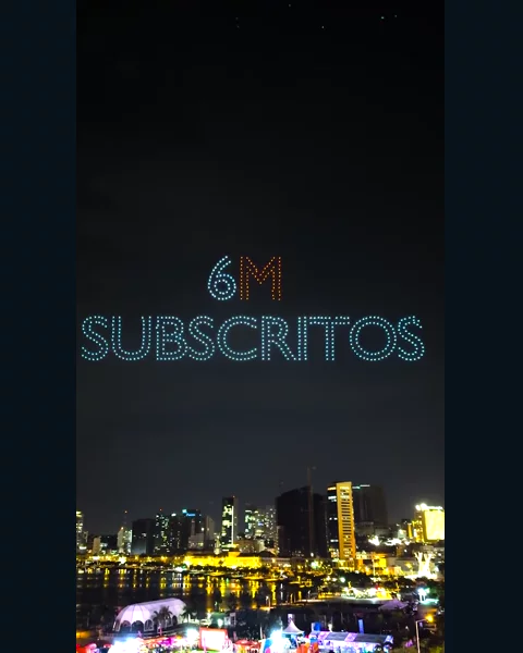 Drone ışıklarıyla yazılmış 6M SUBSCRITOS yazısı