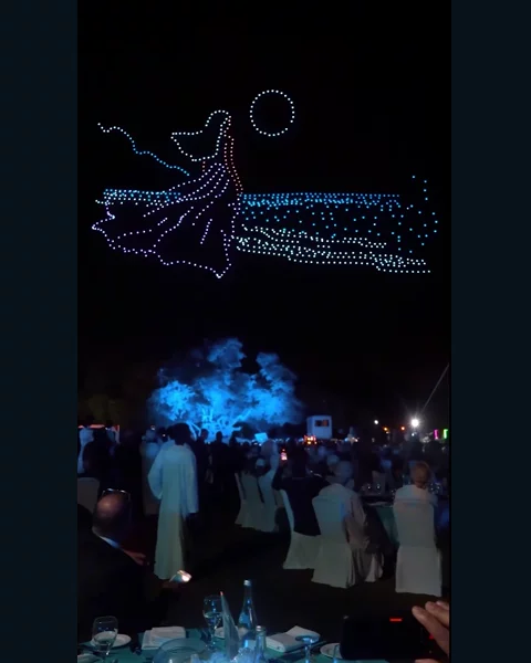 Vistal by Victoria Swarovski lansmanında drone ışıklarıyla oluşturulan figür